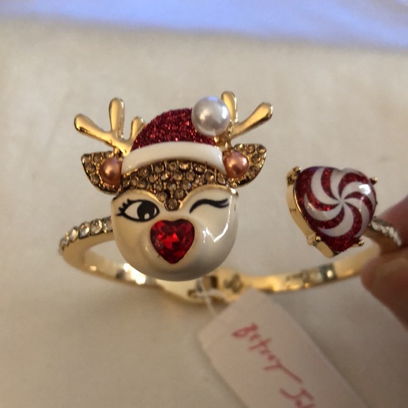 Betsey Johnson Jingle Bell Bling Reindeer Winking & Candy Heart Bangle NWT - Picture 6 of 16